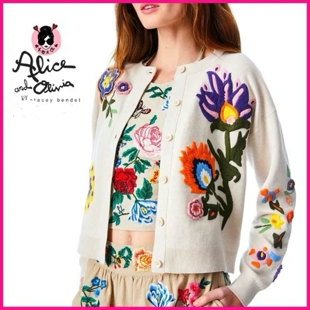 Alice + Olivia Beige Embroidered Floral Button Cardigan / Size M - Picture 11 of 16